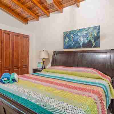 Spacious 1 BR Apartment in Tamarindo, Only Steps from the Beach. Rooms