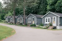 NEW MaineStay Cottage #3 Full Kitchen + Fireplace in Hampden/Bangor - 3-Star