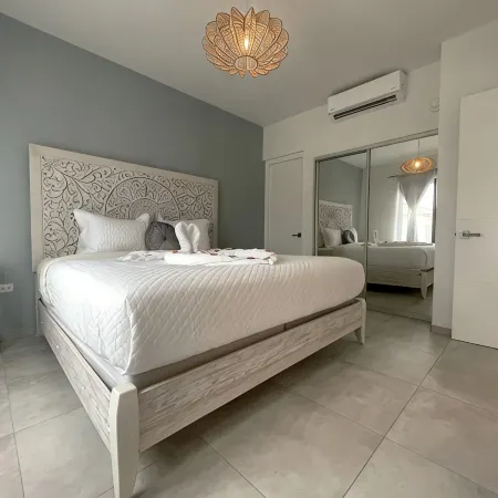 Luxurious 1-bedroom condo located on the beautiful resort at Gold Coast.