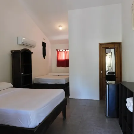 Cabinas Playa Surf Hostel