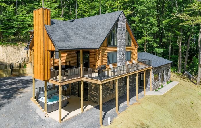 Brand NEW Build! Five Master Suites~Bunk Room~INDOOR POOL, Game ROOM & Hot Tub!