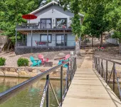 Lakefront House w/ Private Dock in a Protected Cove -Swim, Kayak, Fish!  MM20 - 2-Star