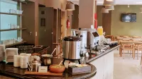 Hotel Aca El Calafate - พร้อมWifi