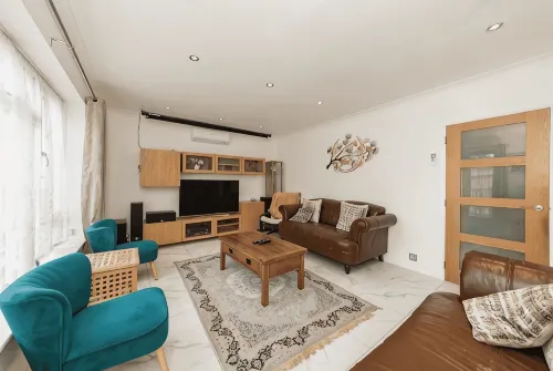 Spacious 3BR Home Playroom & Free Parking - บังกะโล