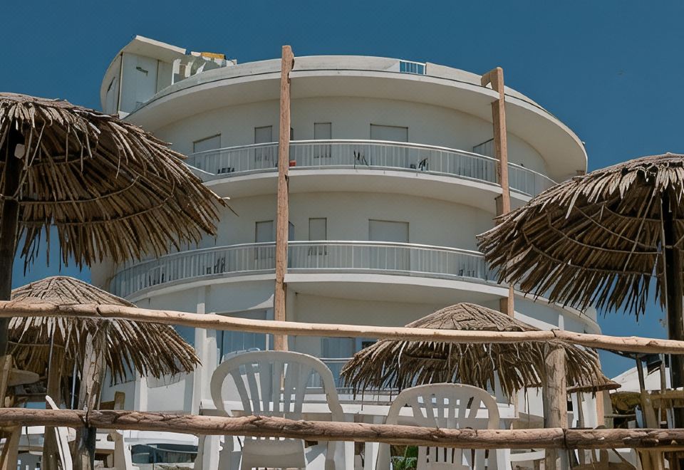 Hotel Il Girasole - Housity