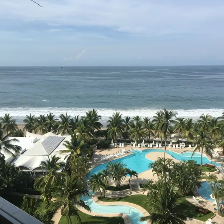 IXTAPA-MONARCA Relaxing BEACHFRONT CONDO with awesome view