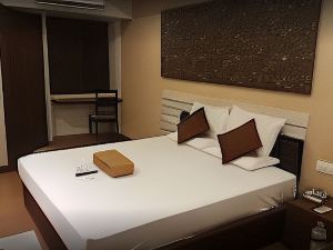 Aarthi Hotels