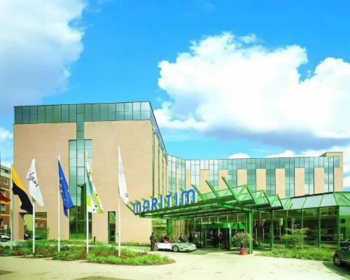 Maritim Hotel Stuttgart - Kolam Renang
