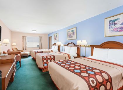 Super 8 by Wyndham Greensboro