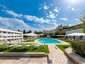 Vittoria Resort Pool & Spa