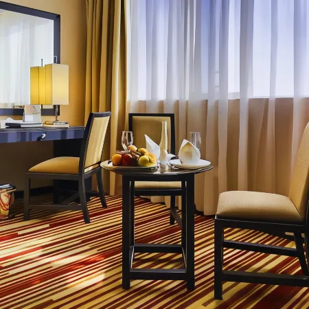 EXECUTIVE SUITES