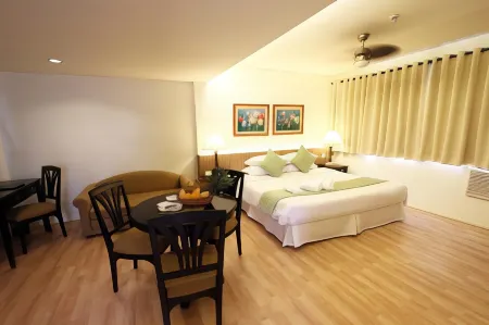 โรงแรมเฟลอริส พาลาวัน