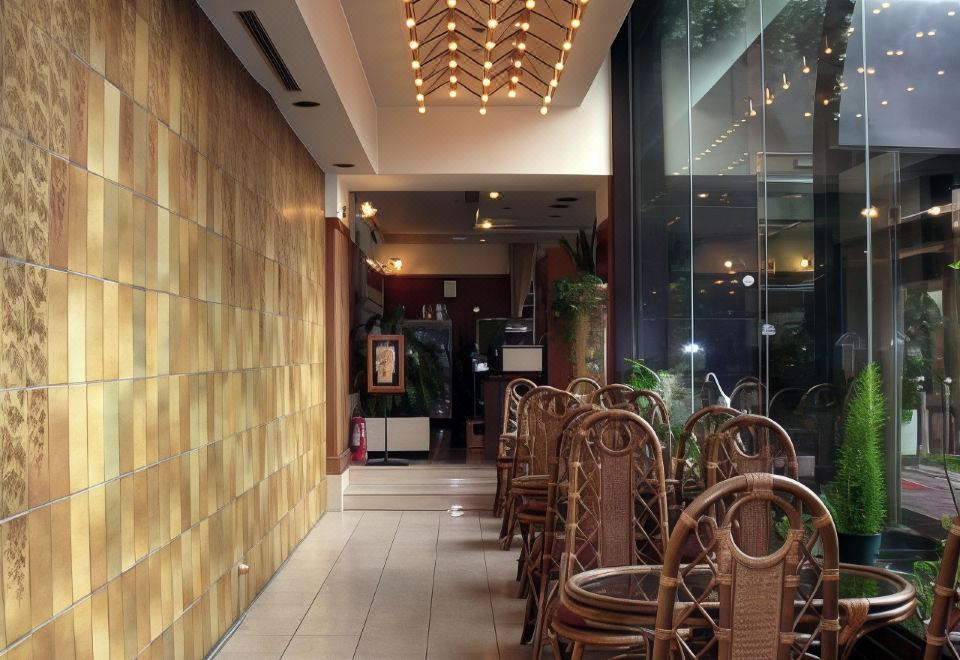 2. 호텔 28 히로..