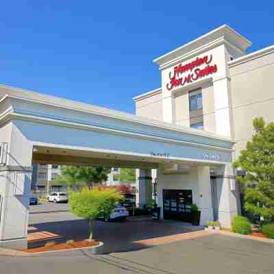 Hampton Inn & Suites by Hilton Tacoma Hotel Exterior