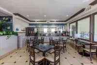 Days Inn & Suites by Wyndham NASA Space Center Houston Hotels in Webster