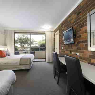 Nightcap at Shoppingtown Hotel Rooms