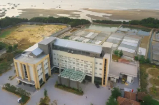 Pollos Hotel & Gallery Rembang Hotels in 