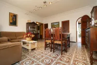 Holiday House for 10 Persons, with Swimming Pool Hotel in zona Shamrock Alcudia