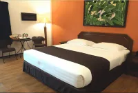 Narita Hotel Tulungagung Hotels in Pagerwojo