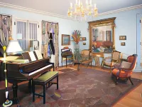 Whistler's Inn Hotels in Lenox