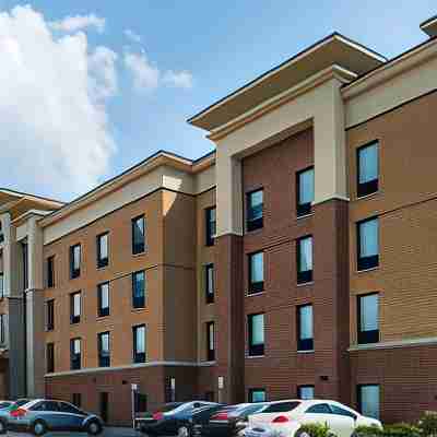 Hampton Inn & Suites Detroit/Wixom Hotel Exterior