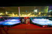 Ramada by Wyndham Oradea - Hot Tub