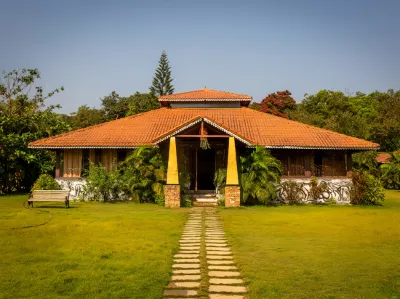 Shangri-La Jungle Village Resort