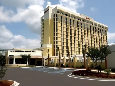 Charleston Marriott Hotels near Waterfront Park