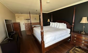 Hearthstone Inn - Housity