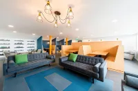 Yugo Explore - Kavanagh Court - Condos