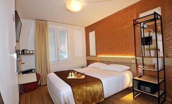 Hotel Hor les Lumières