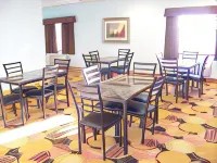 Days Inn & Suites by Wyndham Columbus NE