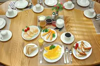 Douglas Guest House Hotels in Greater Vancouver