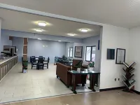 Super 8 by Wyndham Mason City Hotels in Mason City