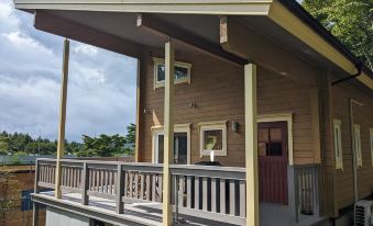 Log Cabin Rentals & Finland Sauna Step House