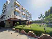 Hotel Maya International Hotels in der Nähe von श्री साक्षी गोपाल जी मंदिर