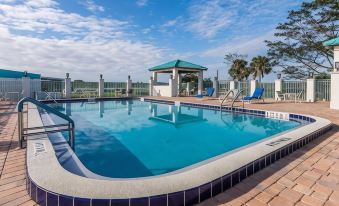 Days Inn & Suites by Wyndham Lake Okeechobee