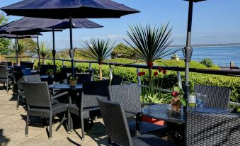 New Holmwood Hotel