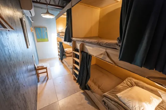 Kamp Houkan-Cho Backpacker's Inn & Lounge