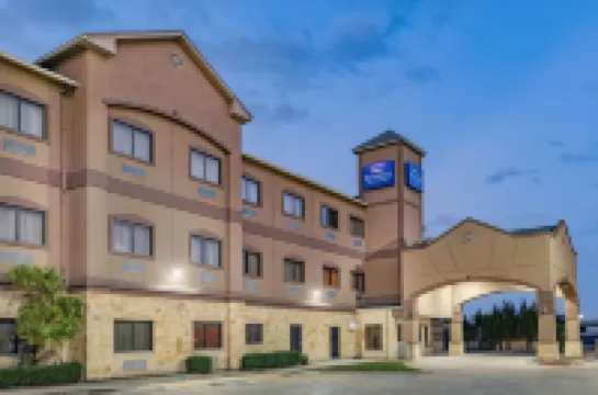 Baymont by Wyndham Cuero Hotels in Cuero
