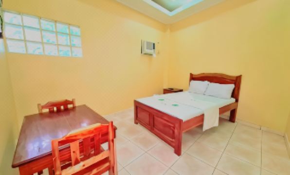 La-Familia Guest House