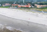 The Breeze: Pool + HotTub + Steps to Beach + Top Restaurants - شاطئ