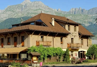 Auberge de lOrangerie Hôtels à proximité de : Base de Loisirs du Lac de Passy