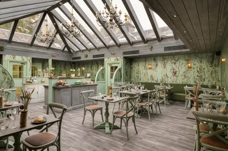 Meikleour Arms Hotel & Restaurant