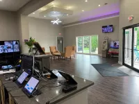Studio 6 Rockford - balcony