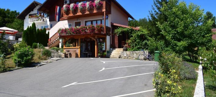 Apartments Kristic Hotels in Rakovica