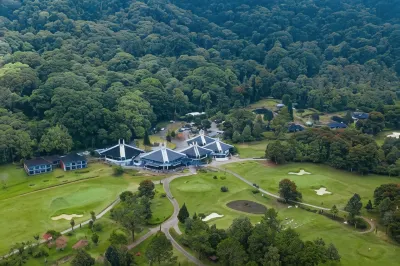 Handara Golf & Resort Bali Hotel dekat Ancient Tree