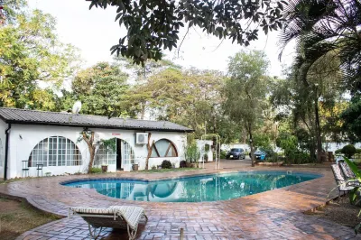 The Ad Lib Executive Lodge Hotels in 