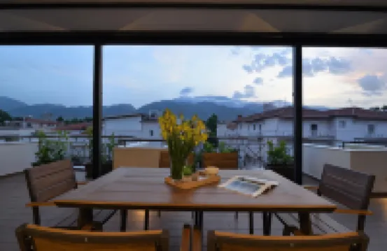 Irida Apartments
