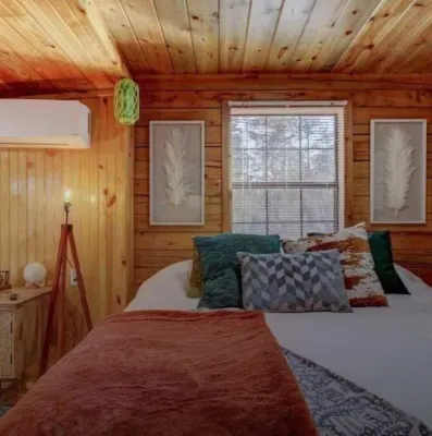 Ouachita Crystal Cabin in the Woods